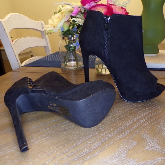 Mix No. 6 Women's Size 7.5 Suede Black Ankle Boots - Picture 3 of 7